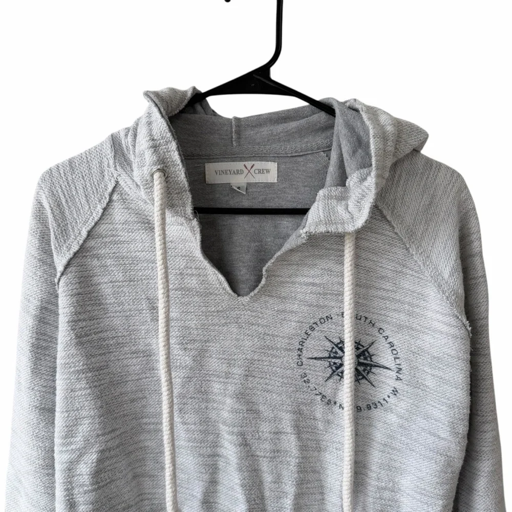 Vineyard Crew Light Gray Hooded Textured Knit Distressed Pullover Sweater Size S